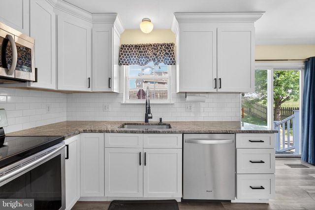 3 BIRCHGROVE RD, Newark, DE 19702