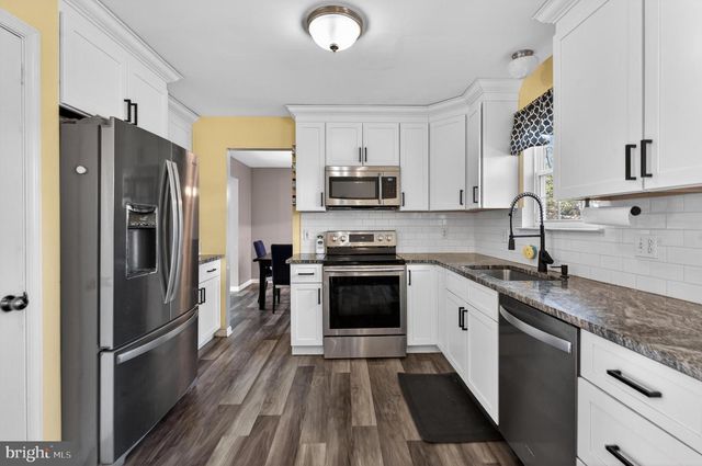 3 BIRCHGROVE RD, Newark, DE 19702