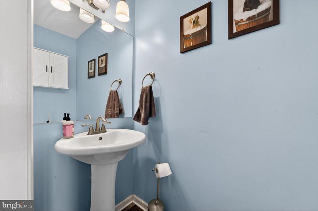 3 BIRCHGROVE RD, Newark, DE 19702