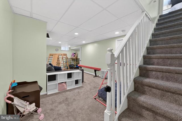 3 BIRCHGROVE RD, Newark, DE 19702