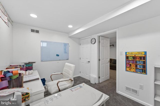 3 BIRCHGROVE RD, Newark, DE 19702