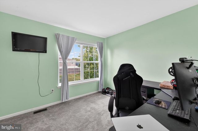 3 BIRCHGROVE RD, Newark, DE 19702