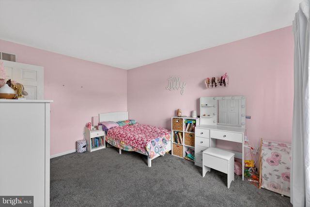 3 BIRCHGROVE RD, Newark, DE 19702