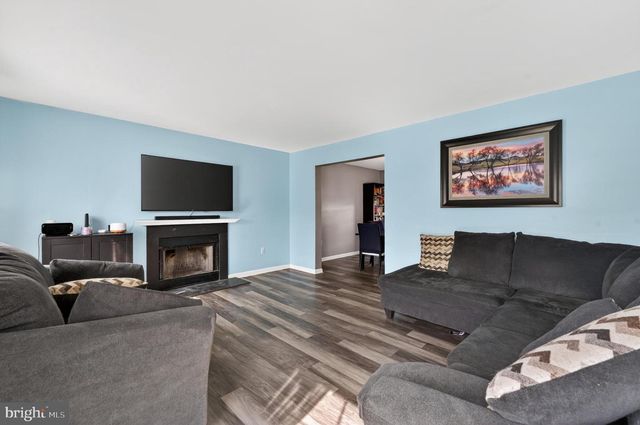 3 BIRCHGROVE RD, Newark, DE 19702