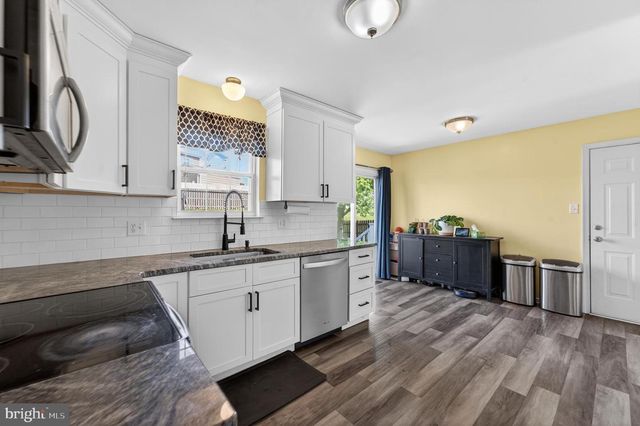 3 BIRCHGROVE RD, Newark, DE 19702