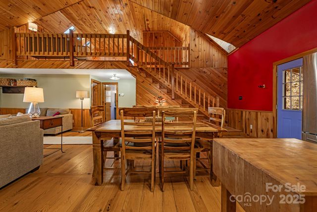 550 Cale Way, Clyde, NC 28721