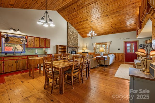 550 Cale Way, Clyde, NC 28721