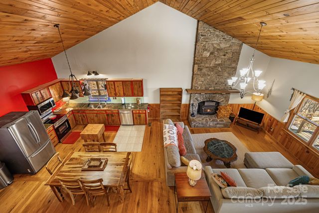 550 Cale Way, Clyde, NC 28721