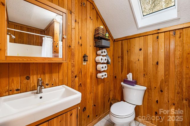 550 Cale Way, Clyde, NC 28721