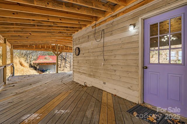 550 Cale Way, Clyde, NC 28721