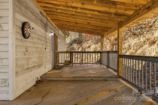 550 Cale Way, Clyde, NC 28721