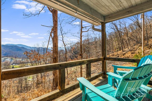 550 Cale Way, Clyde, NC 28721