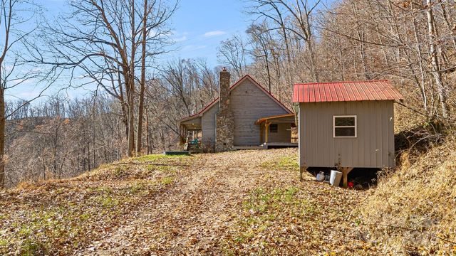 550 Cale Way, Clyde, NC 28721