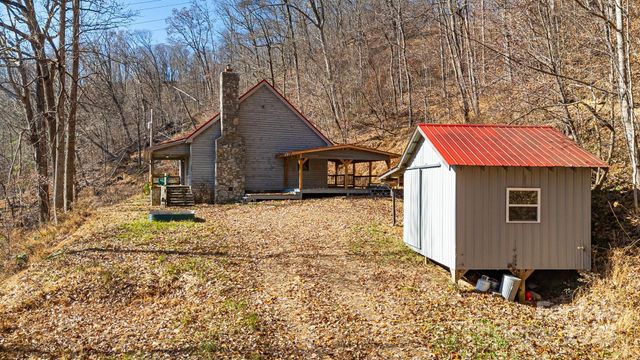 550 Cale Way, Clyde, NC 28721