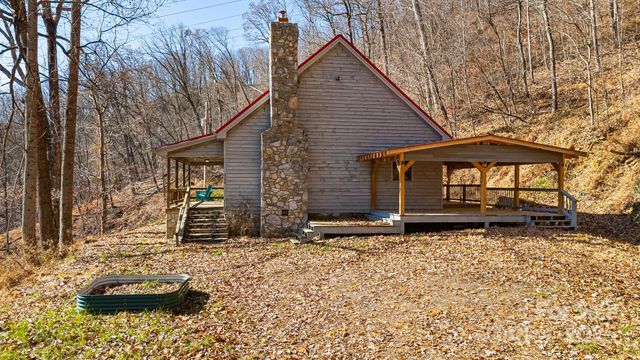 550 Cale Way, Clyde, NC 28721