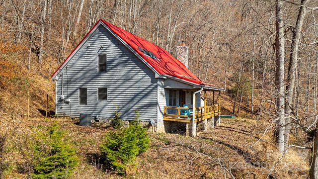 550 Cale Way, Clyde, NC 28721