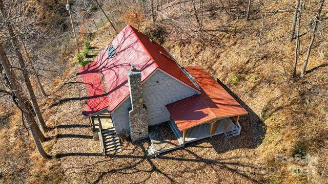 550 Cale Way, Clyde, NC 28721