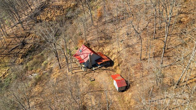 550 Cale Way, Clyde, NC 28721