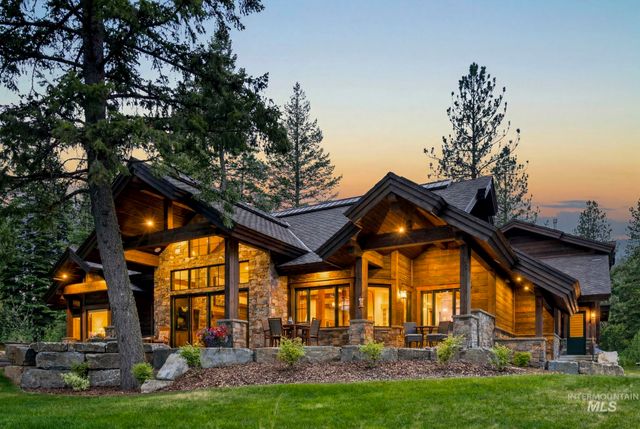 976 Discovery Drive, Donnelly, ID 83615