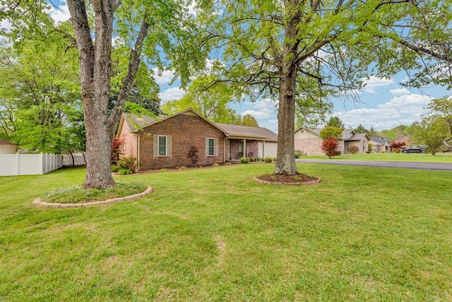 595 Laurel Park Cir, Cookeville, TN 38501