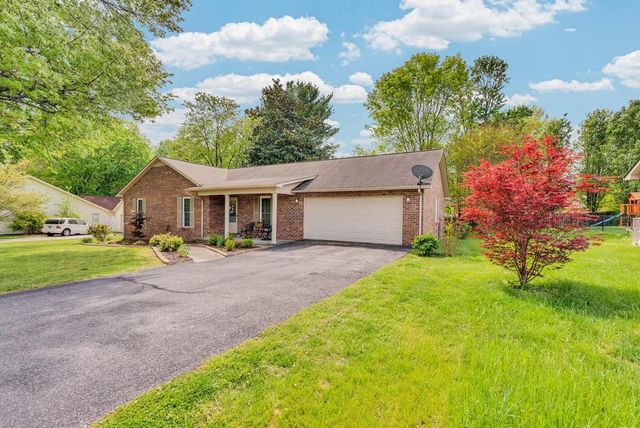 595 Laurel Park Cir, Cookeville, TN 38501