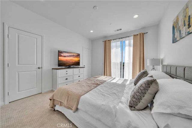 527 W Victor Ave, Anaheim, CA 92801