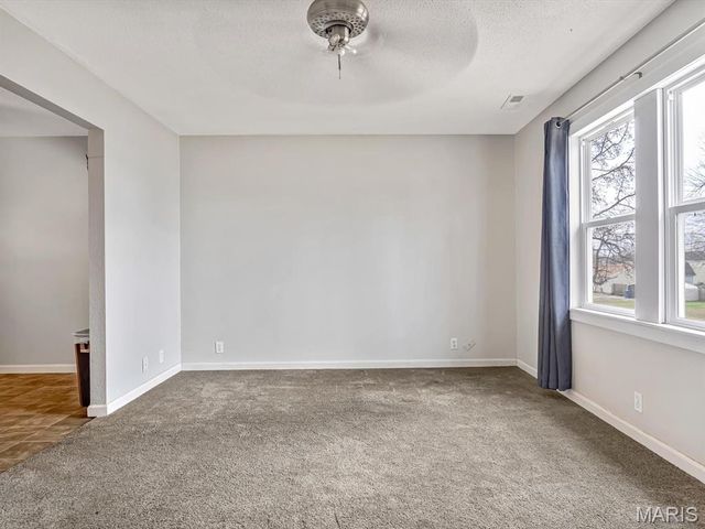 704 Sinclair Avenue, South Roxana, IL 62087