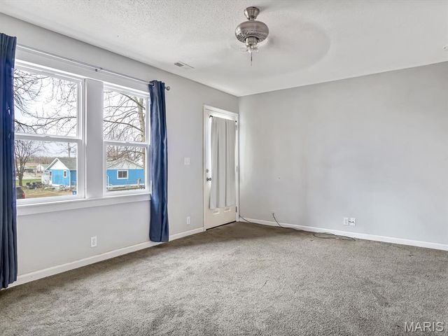 704 Sinclair Avenue, South Roxana, IL 62087