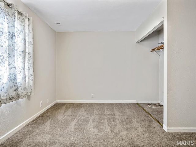 704 Sinclair Avenue, South Roxana, IL 62087