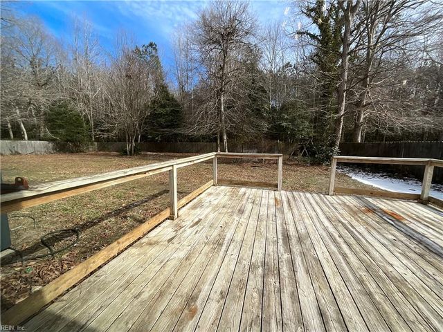 8205 Sheffield DR, Gloucester, VA 23061