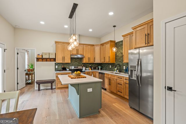 390 Athens Avenue, Athens, GA 30601