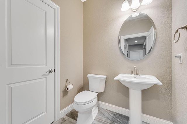 W236N7272 Meadow COURT, Sussex, WI 53089