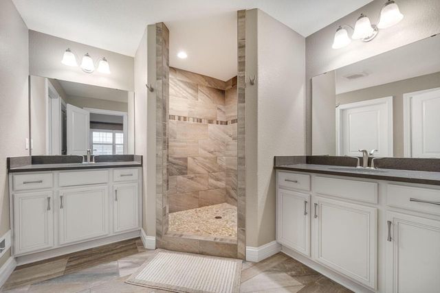 W236N7272 Meadow COURT, Sussex, WI 53089