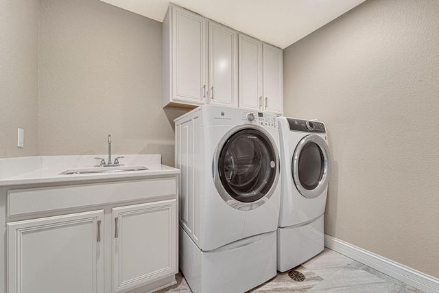 W236N7272 Meadow COURT, Sussex, WI 53089