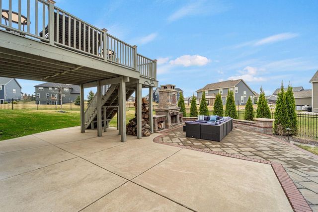 W236N7272 Meadow COURT, Sussex, WI 53089