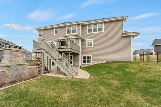 W236N7272 Meadow COURT, Sussex, WI 53089