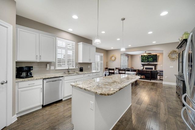 W236N7272 Meadow COURT, Sussex, WI 53089