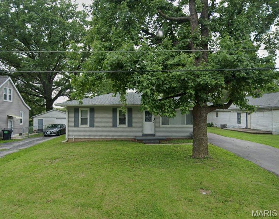 1412 4th Avenue, Belleville, IL 62220