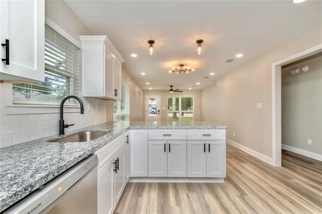 1800 Woodcock Place, Mobile, AL 36606