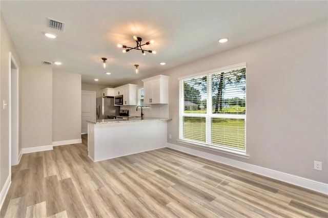 1800 Woodcock Place, Mobile, AL 36606