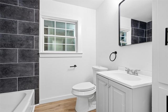 1005 E Craven Avenue, Lacy Lakeview, TX 76705