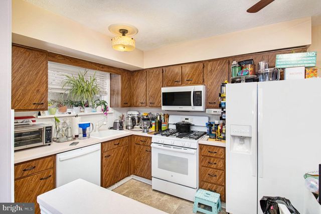 816 LAWLER ST, Philadelphia, PA 19116