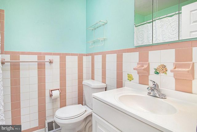 816 LAWLER ST, Philadelphia, PA 19116