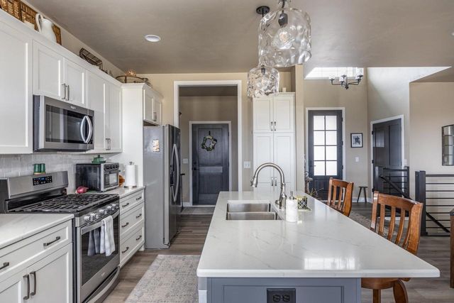 1831 WHITE DOVE LANE, Kaukauna, WI 54130