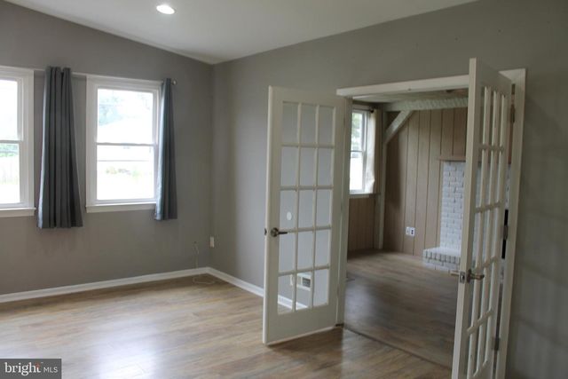 11 LAMMERS ST, Hazlet, NJ 07730