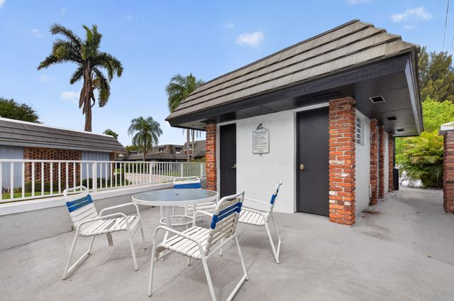 423 Pine Tree Court 23, Atlantis, FL 33462