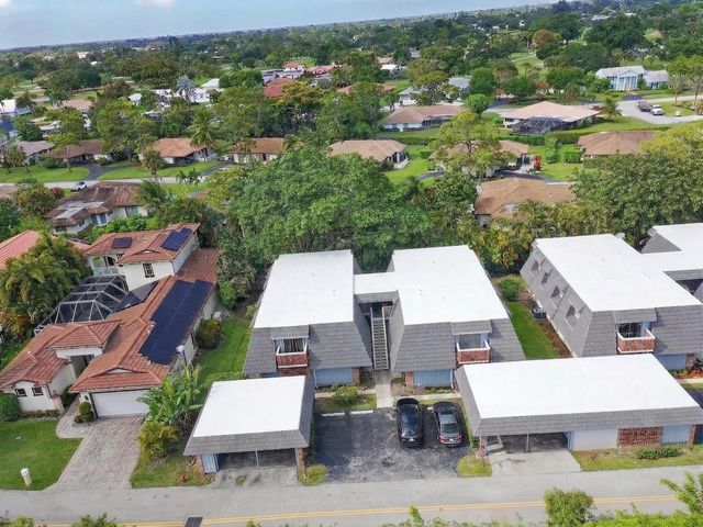 423 Pine Tree Court 23, Atlantis, FL 33462