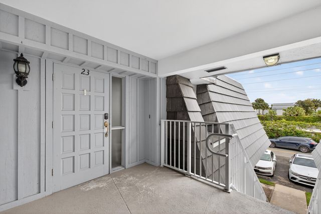 423 Pine Tree Court 23, Atlantis, FL 33462