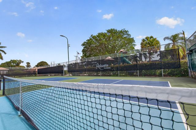 423 Pine Tree Court 23, Atlantis, FL 33462