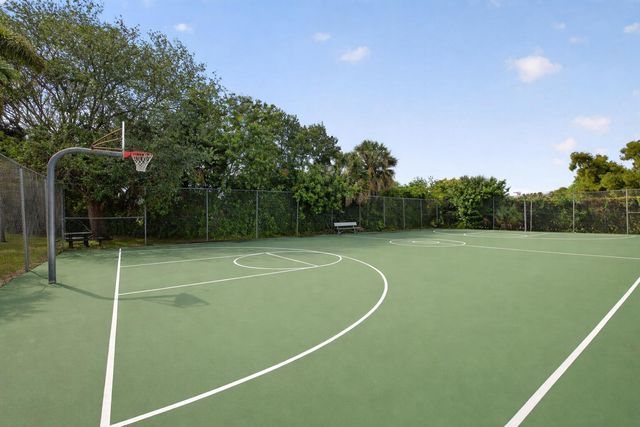 423 Pine Tree Court 23, Atlantis, FL 33462